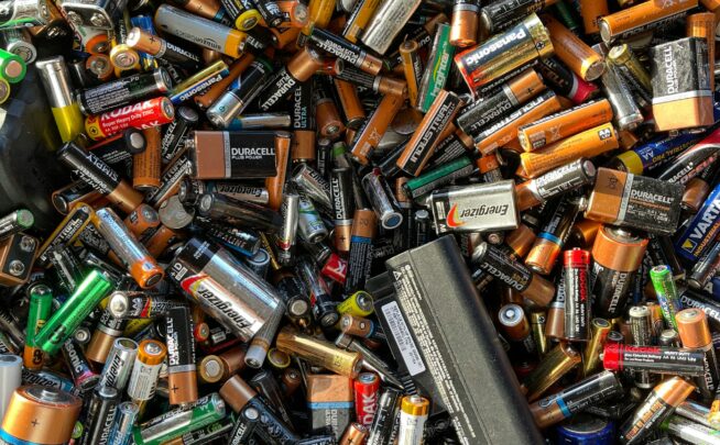 Nuevas normas UE sobre el cálculo y verificación de la eficiencia de reciclado y valorización de los residuos de pilas y baterías - terraqui.com